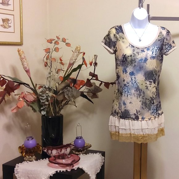 NWT Women’s Chic Beautiful Floral Printed Short Sleeve Scoop Neck Blouse Top - Picture 6 of 6